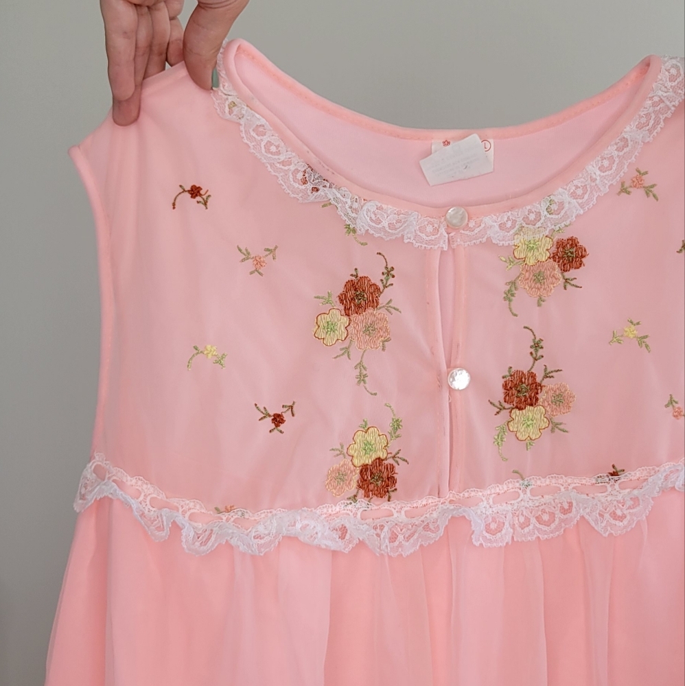 SOLD Vintage baby doll night dress